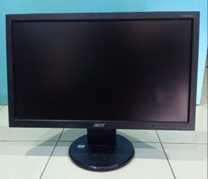 acer 18.5